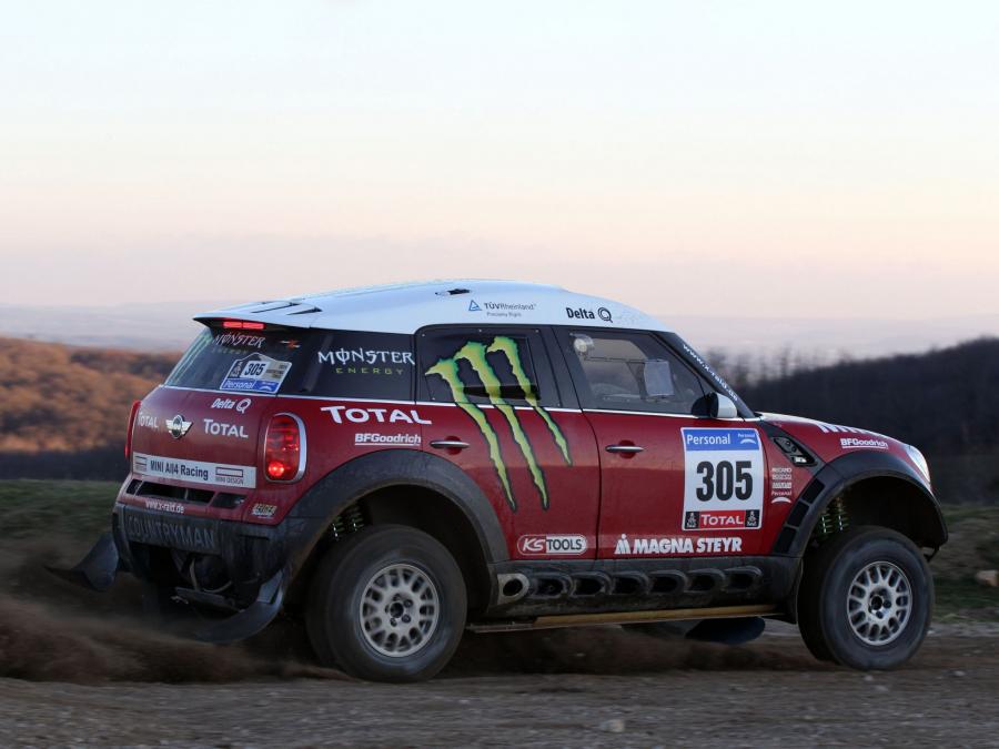  Mini Cooper Countryman All4 Dakar 2010 года  (фото 3 из 9)